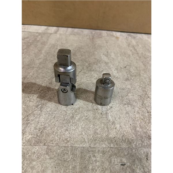 1 Gray Socket Adapter 1/2in & 1 Swivel Socket Adapter
