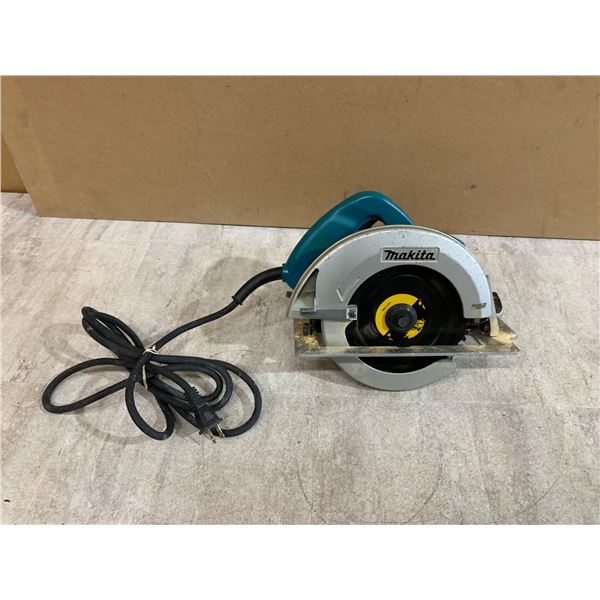 Makita 5007F 15 Amp Corded 7-1/4in Circular Saw