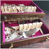 Image 2 : 1847 Rogers Bros. IS Flair Silverplate Flatware Set with Box