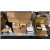 Image 4 : LARGE GROUP OF ASSORTED SHIPPING/PACKAGING ITEMS INCLUDING RECLOSABLE BAGS, LABELS, PACKING