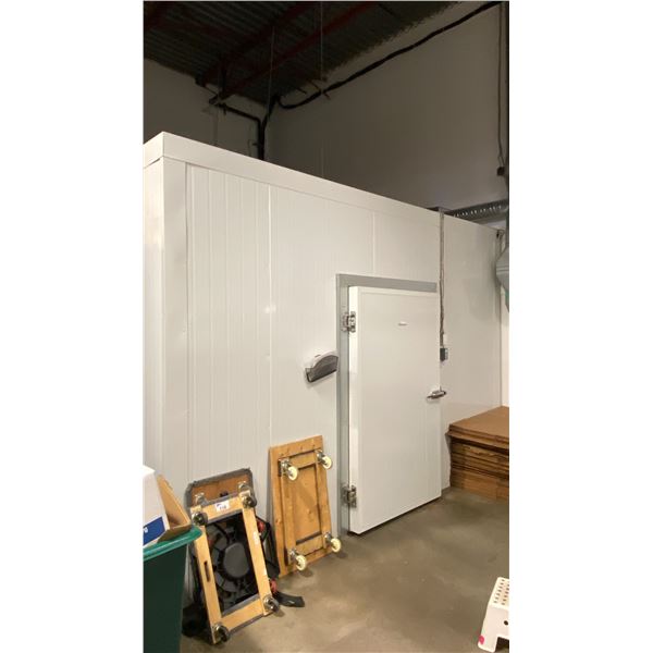 15' X 15' COMMERCIAL STAND ALONE SINGLE DOOR WALK IN COOLER/FREEZER UNIT WITH LARKIN 3 FAN LOW