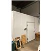 Image 1 : 15' X 15' COMMERCIAL STAND ALONE SINGLE DOOR WALK IN COOLER/FREEZER UNIT WITH LARKIN 3 FAN LOW