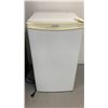 Image 1 : DIPLOMAT WHITE MINI BAR FRIDGE