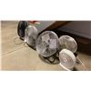 Image 3 : GROUP OF 5 ASSORTED FANS