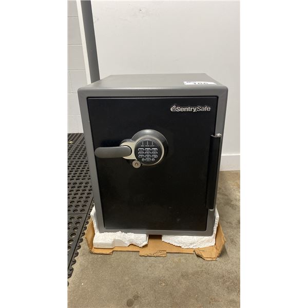 SENTRY SAFE GREY/BLACK DIGITAL SAFE *NO COMBO, NO KEY, NO BATTERIES*