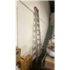 Image 1 : 10' ALUMINUM LADDER