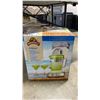 Image 3 : MARGARITAVILLE MACHINE & UNOPENED WEBER SMOKEY JOE 14"