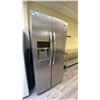 Image 1 : FRIGIDAIRE GALLERY STAINLESS STEEL 2 DOOR SIDE BY SIDE REFRIGERATOR WITH ICE AND WATER DISPENSER