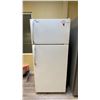 Image 2 : FRIGIDAIRE WHITE TOP FREEZER REFRIGERATOR