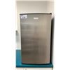 Image 3 : CUISINART STAINLESS STEEL MINI FRIDGE