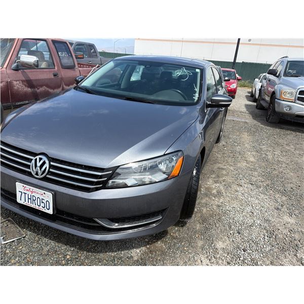 VOLKS PASSAT 2013 T-2 Days