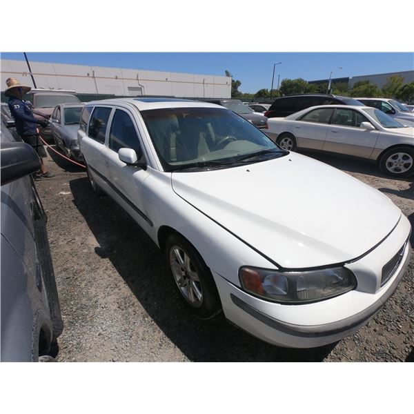 VOLVO V70 2004 SALV T/DONATION