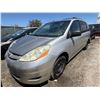 Image 2 : TOYOTA SIENNA 2010 T-DONATION