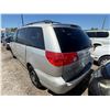 Image 4 : TOYOTA SIENNA 2010 T-DONATION