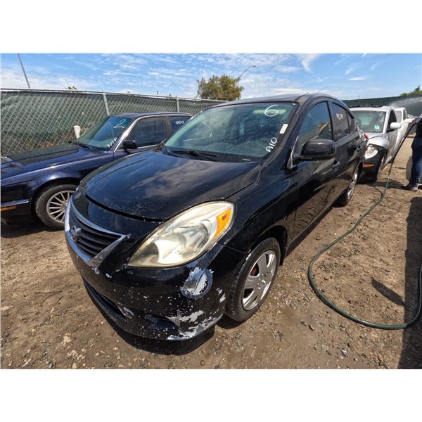 NISSAN VERSA 2014 SALV/T