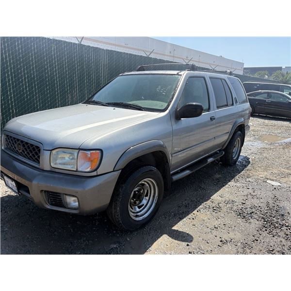NISSAN PATHFINDER 2000 ADT/EXP-ONLY