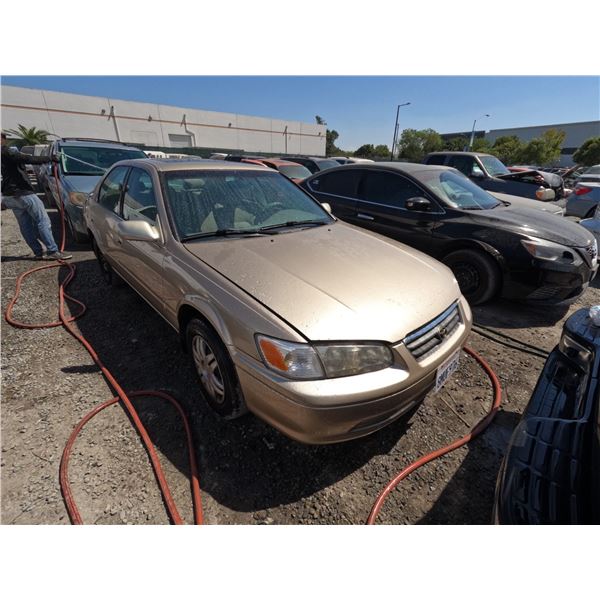 TOYOTA CAMRY 2001 SALV T/DONATION