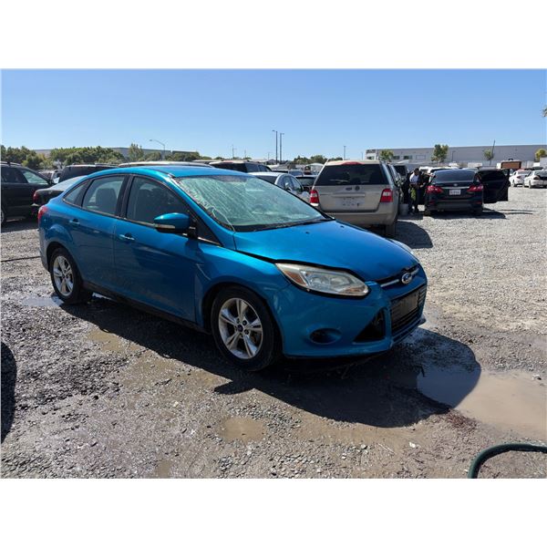 FORD FOCUS 2013 SALV/T