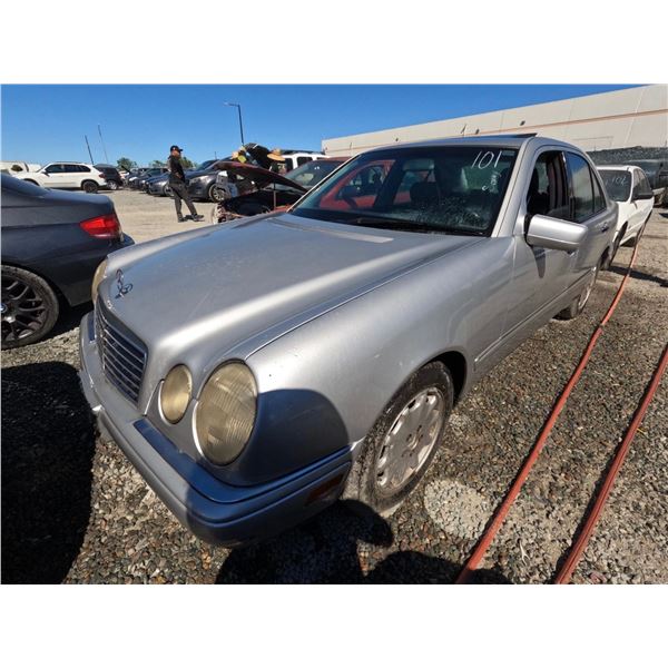 MERZ E CLASS 1999 T-DONATION