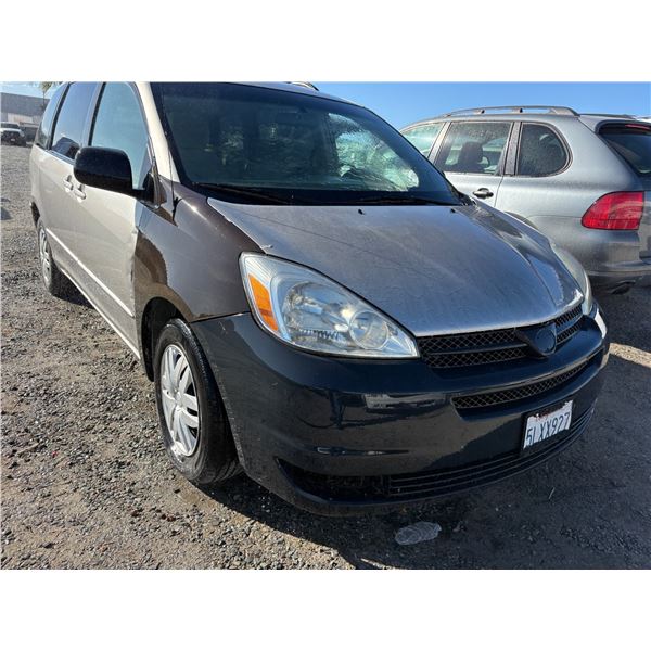 TOYOTA SIENNA 2005 T