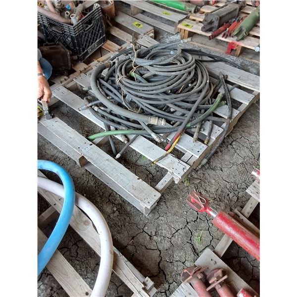 (3)Pallets of multi size hydraulic hoses