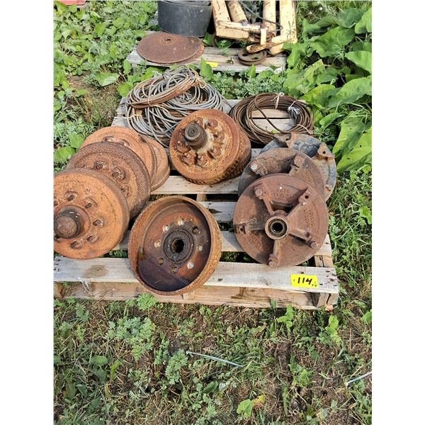 (3) Pallets, Asst Items, belting, Hubs,