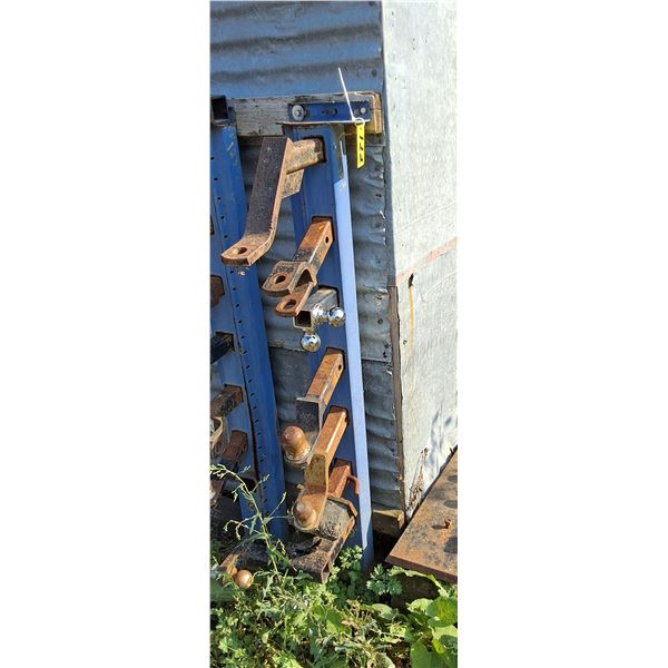 (7) Hitches with Stand