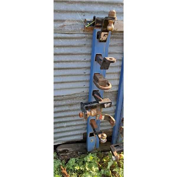 (7) Hitches with Stand