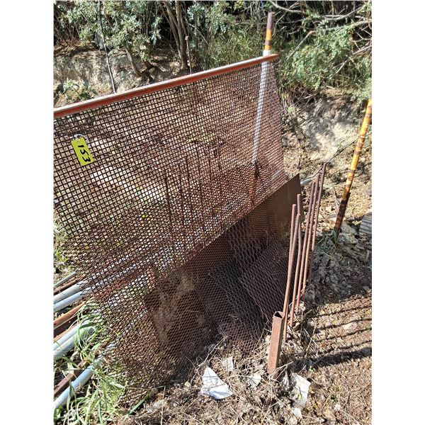 13' x 4" Metal Pipes, Metal Screen