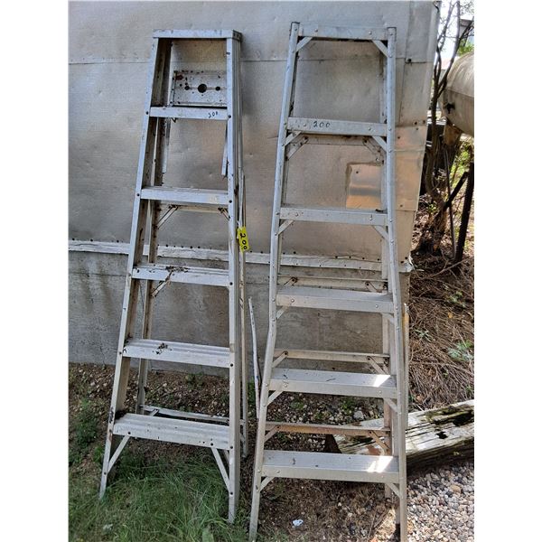 (2) 6' Aluminum Ladders - 1 Damaged