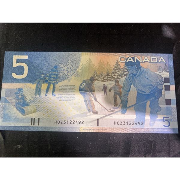 Canada $5 Polymer Banknote, Serial HOZ3122492