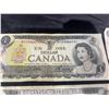 Image 6 : 12 Bank of Canada $1 Notes, 1954 Series, Mixed Serial Numbers