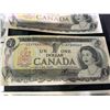 Image 10 : 13 Canada $1 Banknotes 1973 Queen Elizabeth II Consecutive Serial Numbers