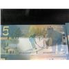 Image 2 : 10 Canada $5 Polymer Banknotes, Hockey Theme, Sequential Serial Numbers