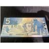 Image 1 : Canada $5 Polymer Banknote HNR8880946 Hockey Scene