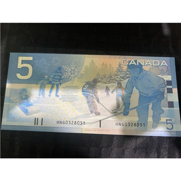 Canada $5 Polymer Banknote Hockey Design HNG0328051