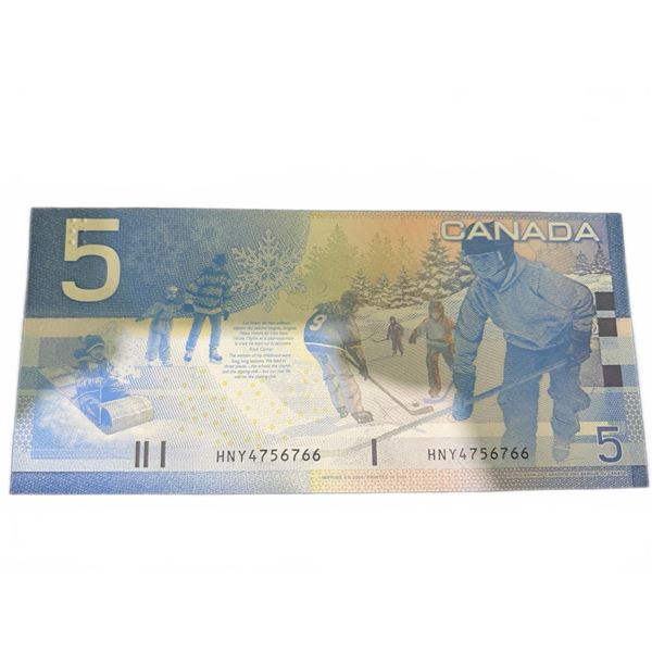 Canadian $5 Banknote HNY4756766 Hockey Scene