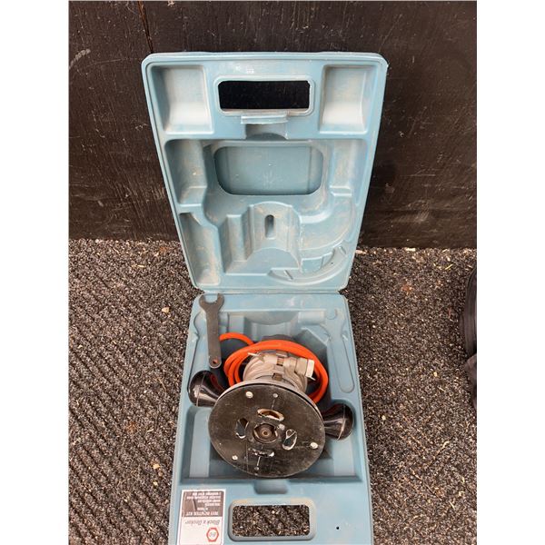 Black & Decker Router With Hard Case And Wrench