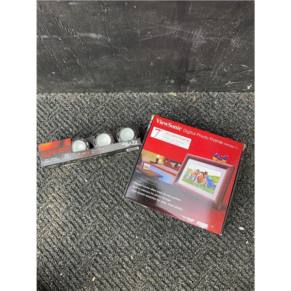 Bazz Halogen Xenon Under-Cabinet Lights & ViewSonic 7" Digital Photo Frame