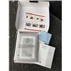 Image 6 : Bazz Halogen Xenon Under-Cabinet Lights & ViewSonic 7" Digital Photo Frame