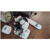 Image 2 : Clocks, Phones A