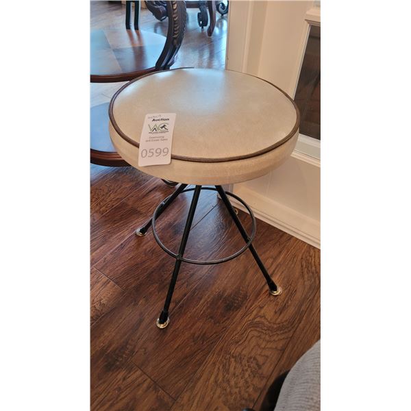 Swivel Stool A
