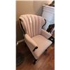Image 2 : Queen Anne  Chair A