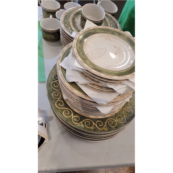 American Atelier Dinner Set A