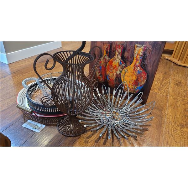 Metal Trays, Art A