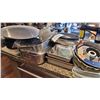 Image 1 : Bakeware A