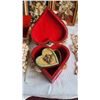 Image 12 : Vintage Shell Decor & Jewelry S1 A