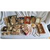 Image 1 : Vintage Shell Decor & Jewelry S1 A