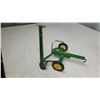 Image 5 : John Deer Toy TRACTOR A