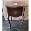 Image 1 : Small Table S3 B